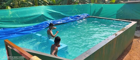 Kolam renang terbuka 