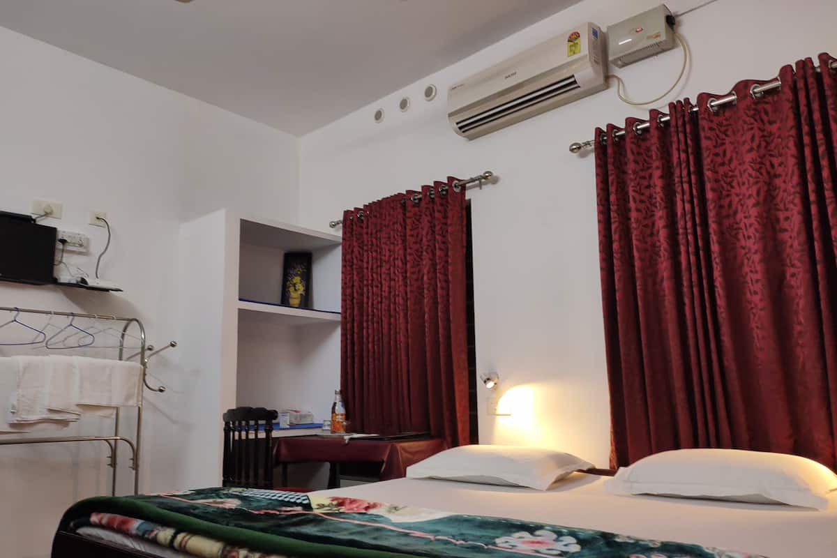 Familien-Doppelzimmer, 1Â King-Bett, eigenes Bad, Flussblick