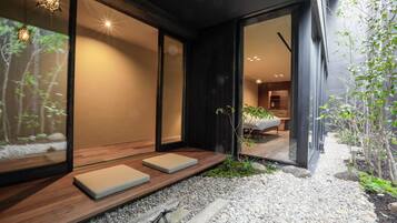 208:Deluxe Room with Balcony, Courtyard View, King Bed(Annex) | View from room