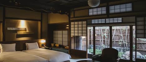 Deluxe Room | Premium bedding, down comforters, minibar, in-room safe