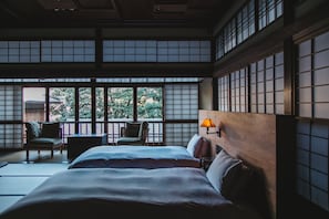 Habitación Deluxe con 2 camas individuales (1) | Ropa de cama de alta calidad, edredones de plumas, minibar y caja fuerte