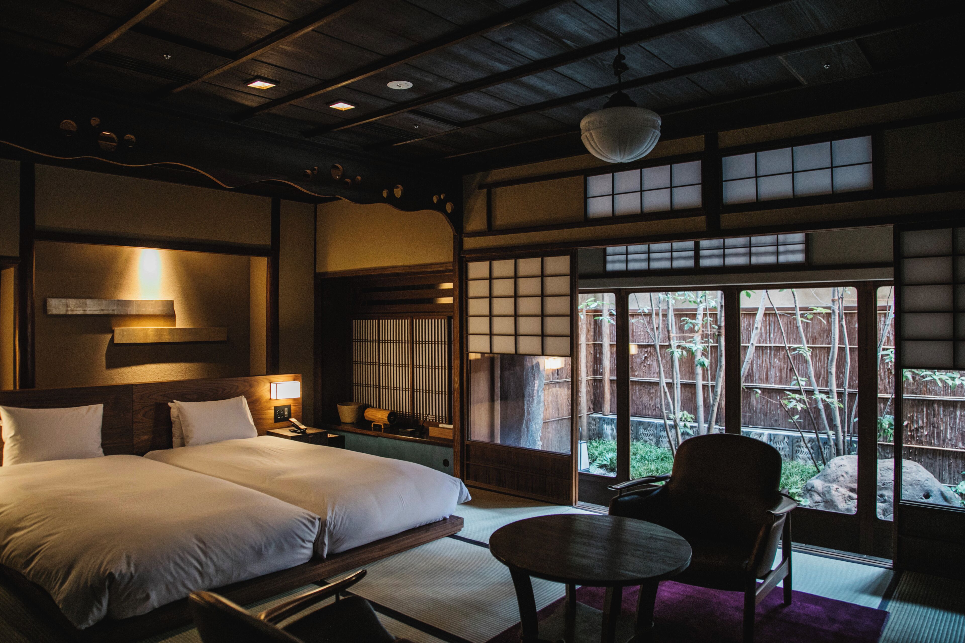 Ropa de cama de alta calidad, edred ón y minibar 