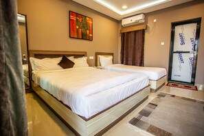 Phòng Deluxe | Minibar, bàn, truy cập Internet không dây miễn phí 