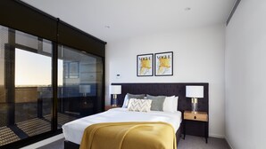 Deluxe Apartment, 3 Bedrooms, City View - Essendon Escape (Essendon)