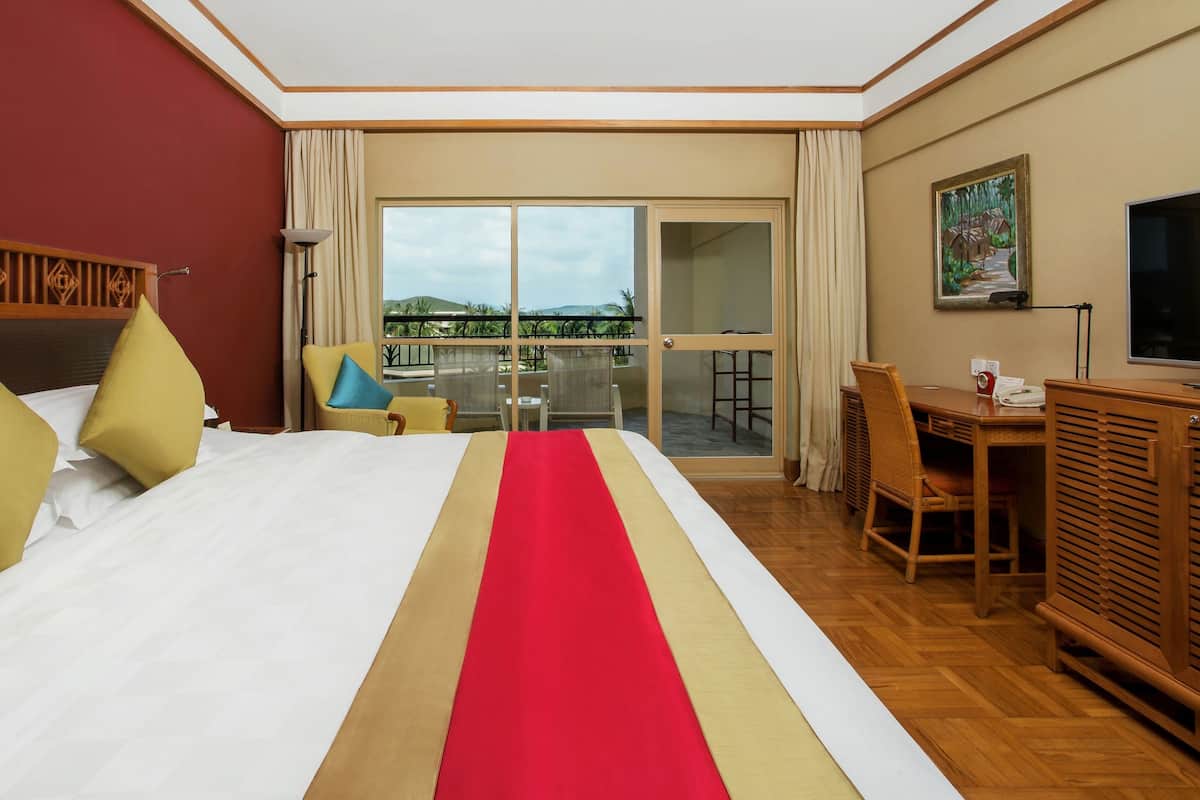 Comfort kamer, 1 twee- of 2 eenpersoonsbedden | 1 slaapkamer, een kluis op de kamer, verduisterende gordijnen