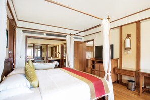 Deluxe Family Room(Area 2) | 1 bedroom, in-room safe, blackout curtains, iron/ironing board - San Ya Horizon Resort & Spa (Sanya)
