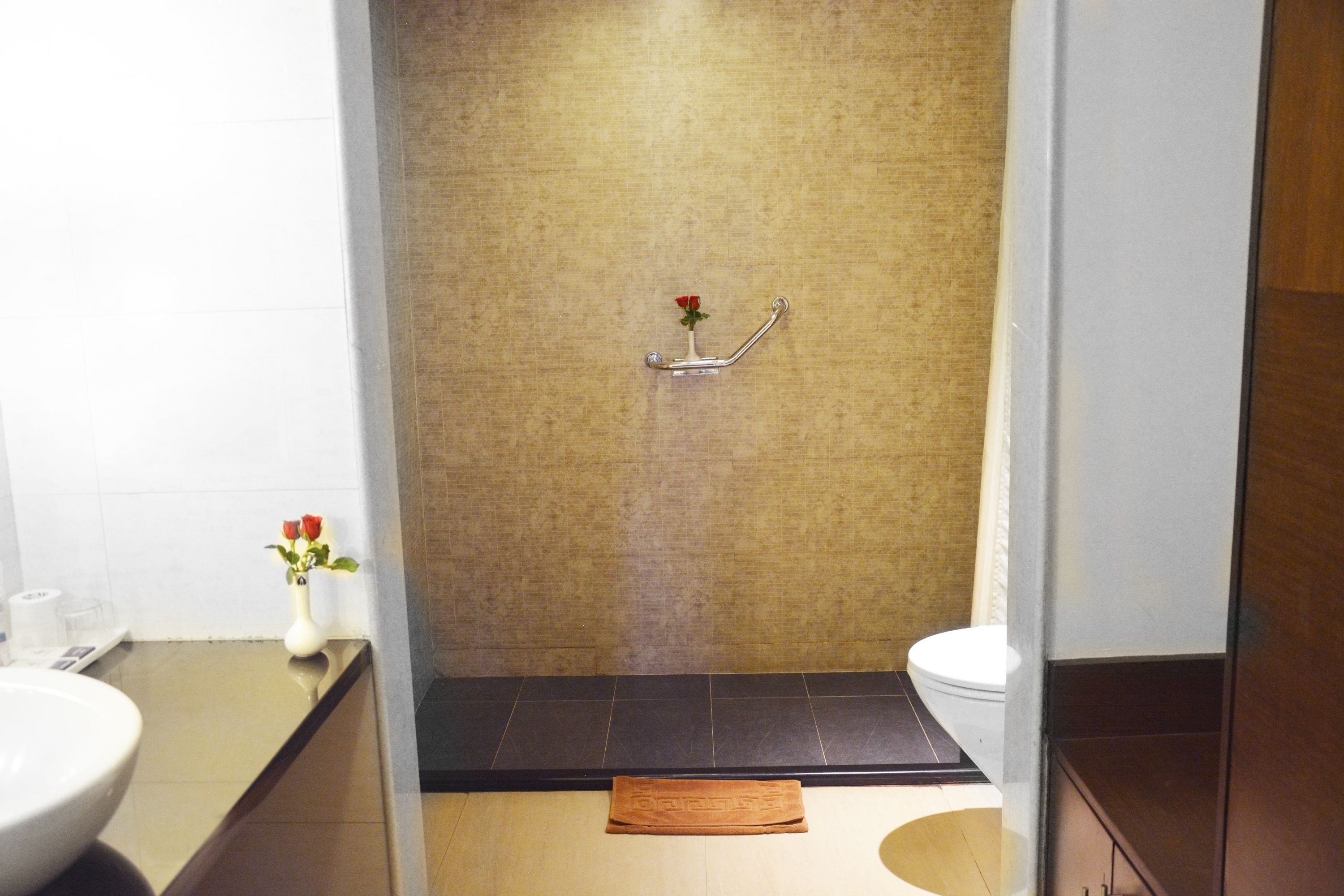 Deluxe Suite | Bathroom