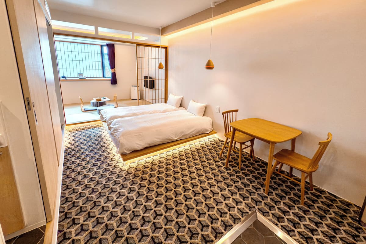 Family Double or Twin Room, Non Smoking, Bathtub | In-room safe, individually decorated, blackout curtains