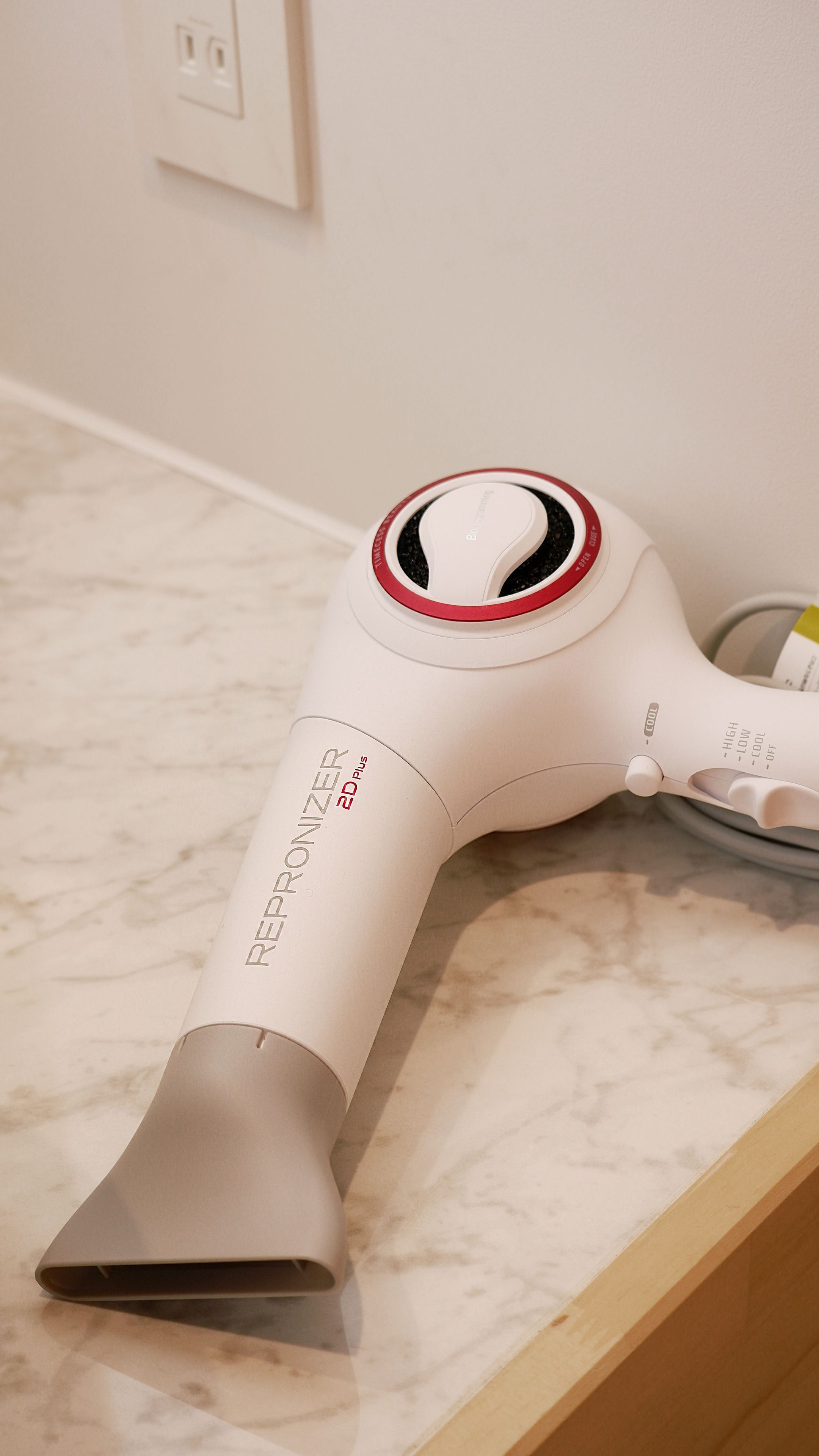 separate bathtub and shower, deep-soaking bathtub, free toiletries