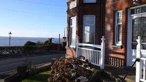 Exterior - The Lobster Pot (Felixstowe)
