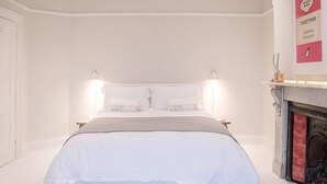 3 bedrooms, free WiFi, bed sheets - The Lobster Pot (Felixstowe)