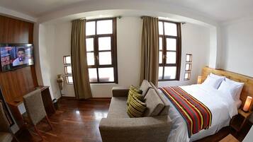 Kamar Double Superior, 1 Tempat Tidur Double dengan tempat tidur Sofa, dapur kecil | Brankas, meja kerja, dan Wi-Fi gratis