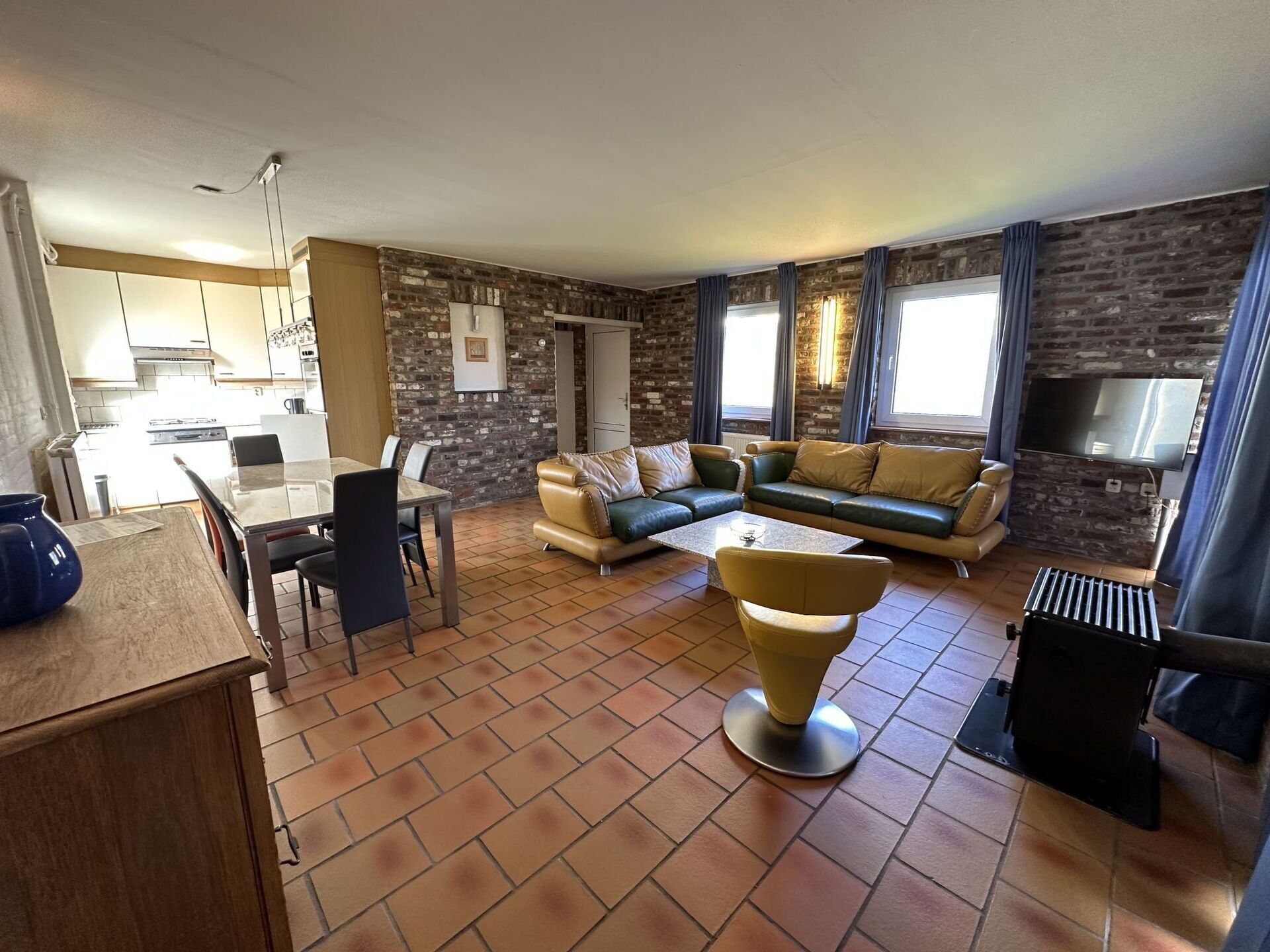 Télévision, cheminée