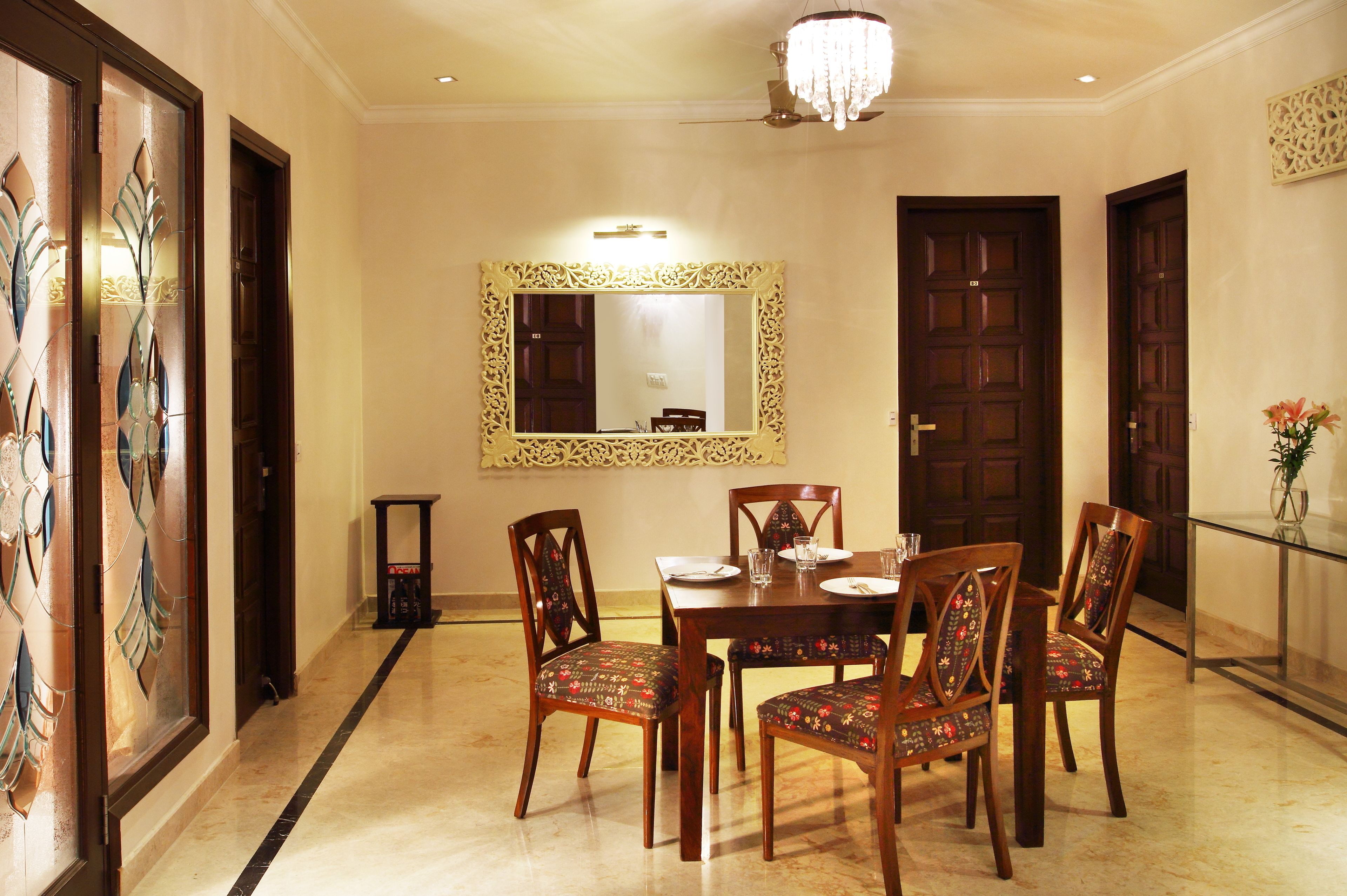 المنشأة من الداخل