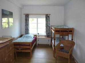 2 Schlafzimmer, Reisekinderbett, WLAN, Bettwäsche
