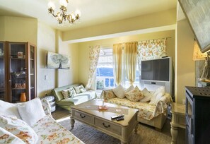 In-room safe, iron/ironing board, free WiFi, bed sheets