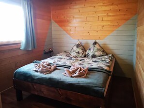 2 Schlafzimmer, Reisekinderbett, WLAN, Bettwäsche