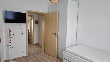 2 Schlafzimmer, Reisekinderbett, WLAN, Bettwäsche