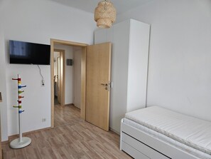 2 Schlafzimmer, Reisekinderbett, WLAN, Bettwäsche