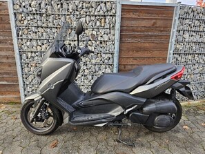 Unclassified image, 5 of 23, button