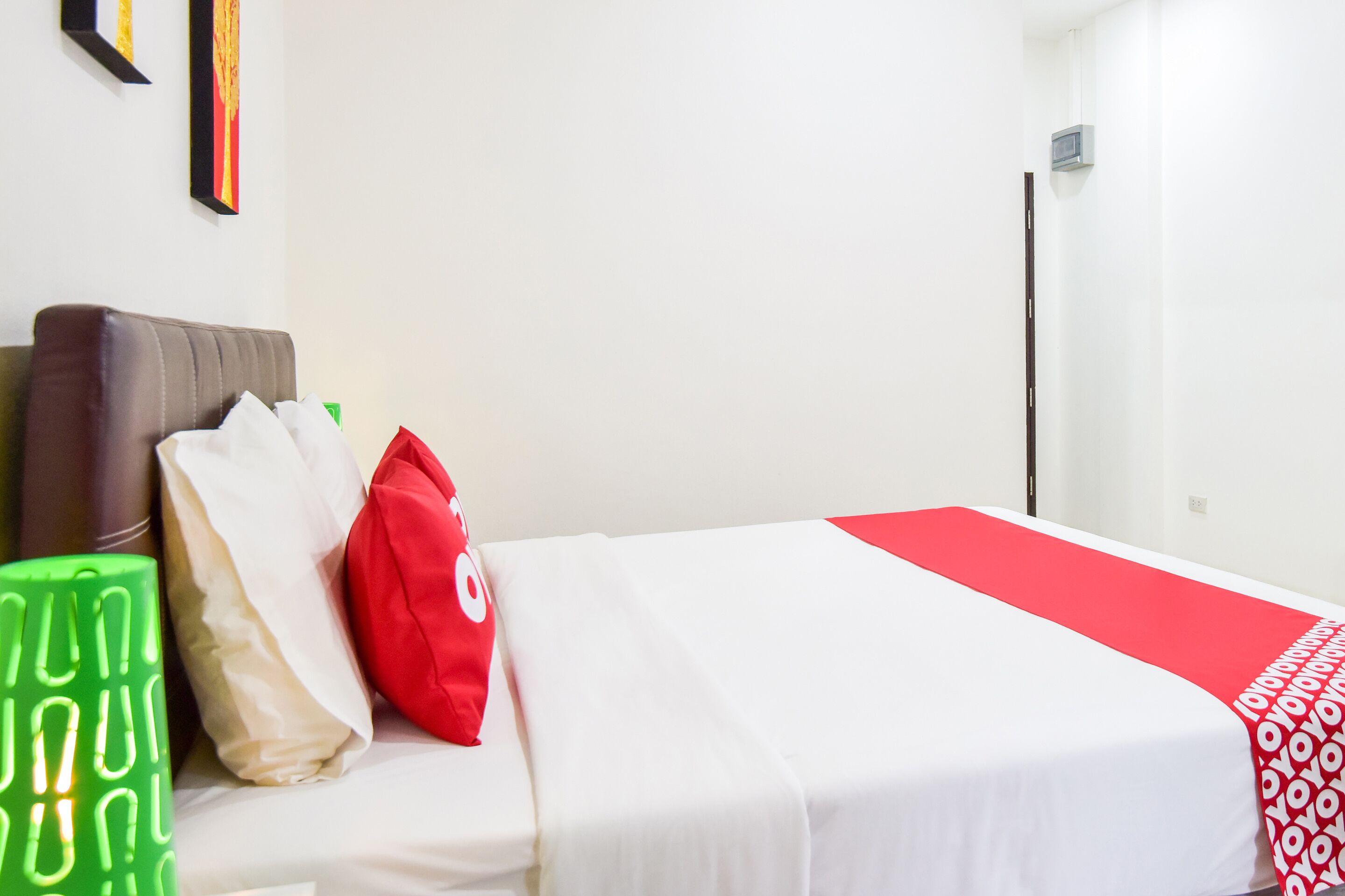 standard double room | desk, soundproofing, free wifi, bed sheets