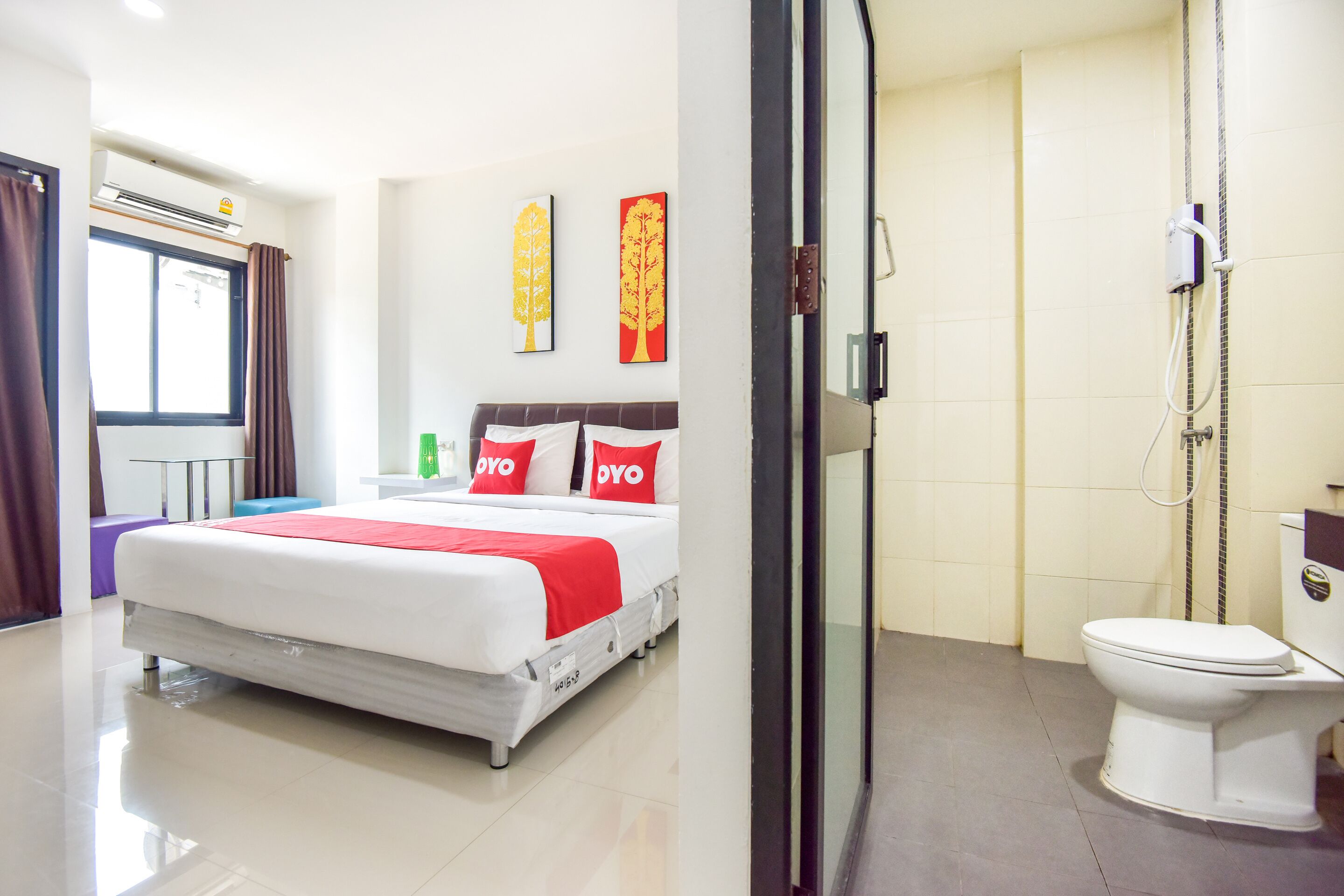 standard double room | bathroom | shower, towels, soap, shampoo