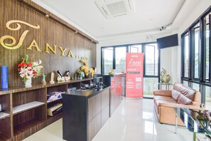 Reception - OYO 430 Tanya Place (Krabi)