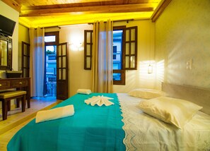 Iron/ironing board, free WiFi, bed sheets - Aloha Maisonette (Chania)