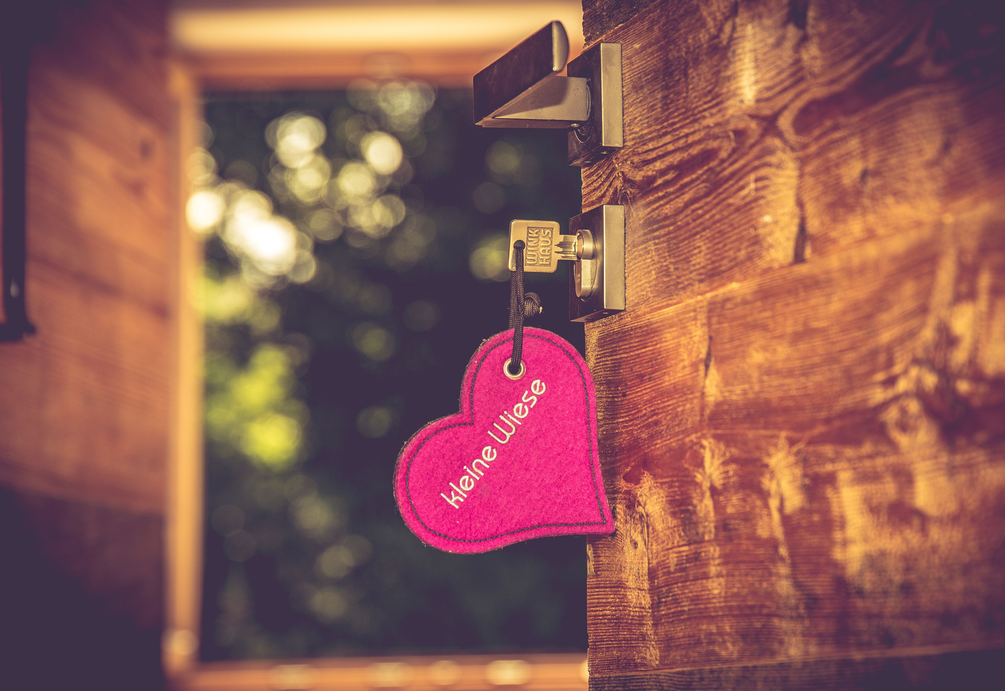 cots/infant beds, free wifi