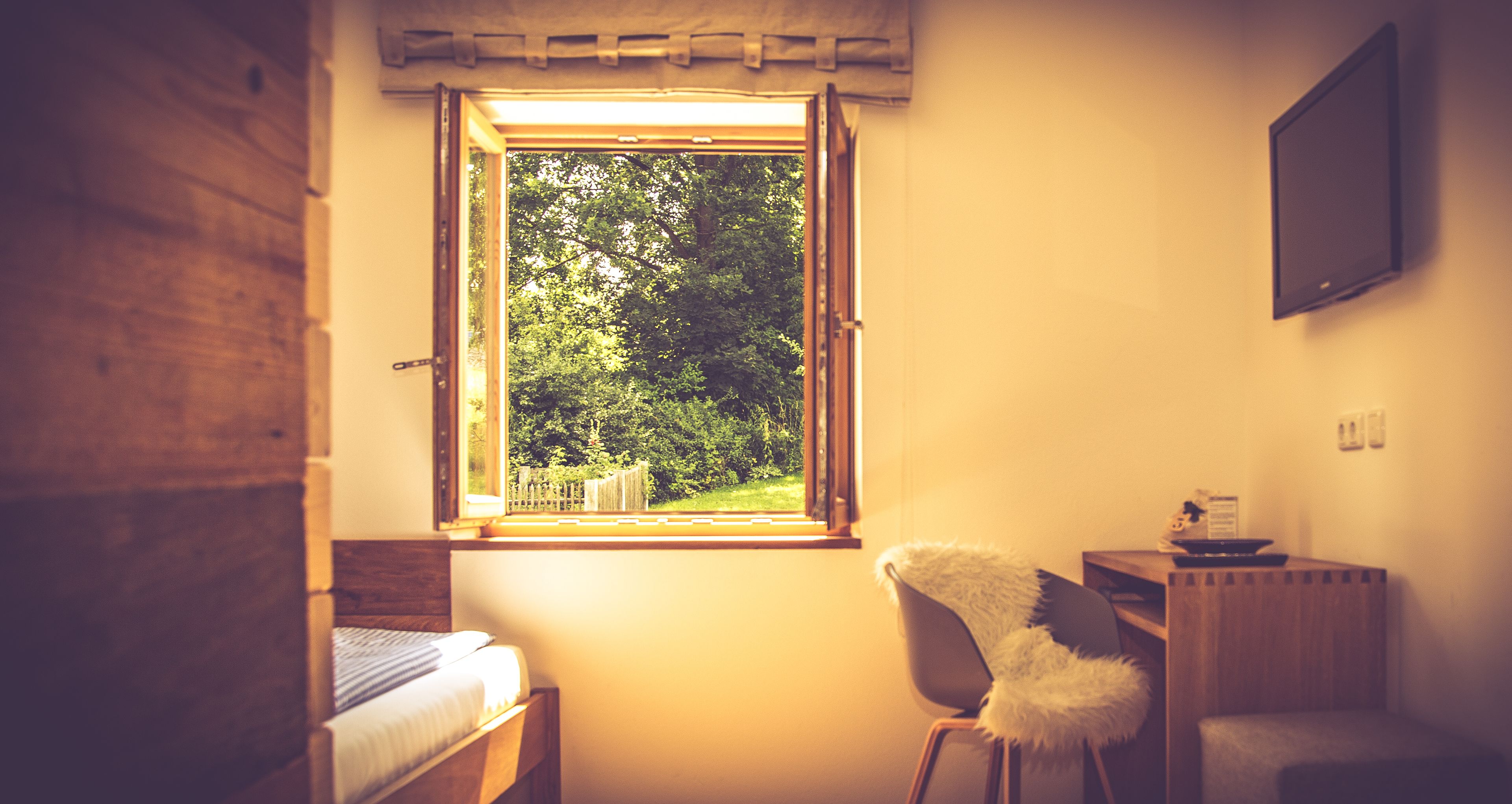 comfort single room | cots/infant beds, free wifi