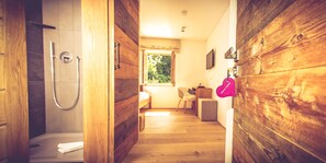Comfort-Einzelzimmer | Badezimmer | Dusche, kostenlose Toilettenartikel