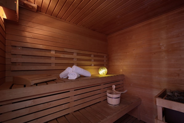 Een sauna, massagebehandelingen