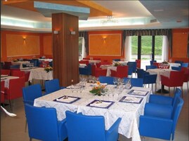 Desayuno buffet incluido todos los días 