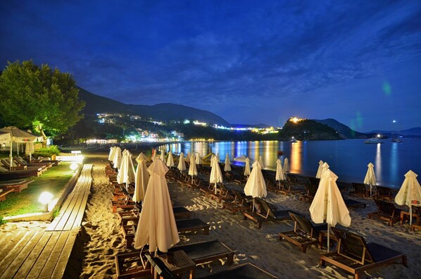 Beach nearby, sun-loungers, beach umbrellas