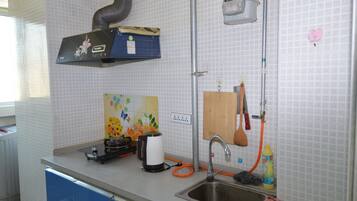 Suite, 1 Schlafzimmer | Eigene Kochnische | Kühlschrank, Herdplatte, Reiskocher, Kochgeschirr/Geschirr/Besteck
