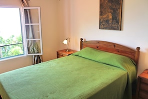 House, 2 Bedrooms | In-room safe, iron/ironing board, free cribs/infant beds, free WiFi