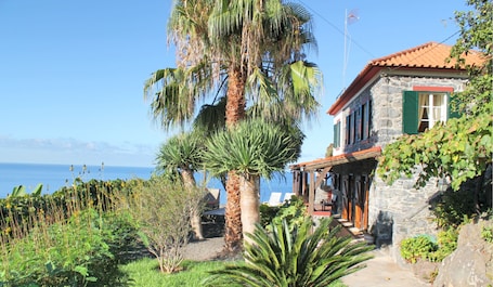 Jardín. Stonecliff Cottage by Our Madeira