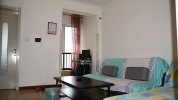 Suite, 1 Schlafzimmer | Wohnzimmer | Fernseher