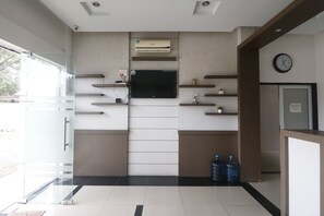Interior detail - RedDoorz @ Jalan Krakatau Medan (Medan)