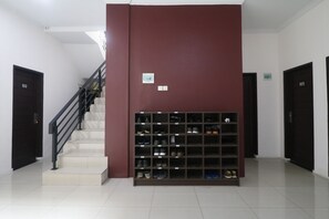 Lobby - RedDoorz @ Jalan Krakatau Medan (Medan)