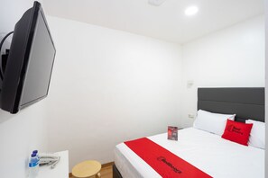 Habitación doble | Escritorio, wifi gratis, ropa de cama