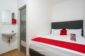 Habitación doble | Escritorio, wifi gratis, ropa de cama