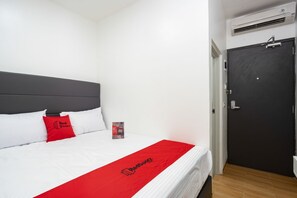 Habitación doble | Escritorio, wifi gratis, ropa de cama