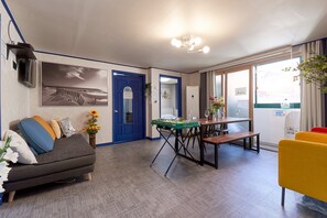 1 غرفة نوم ومكواة/لوح كي وواي فاي مجانًا