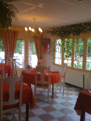 Al fresco dining