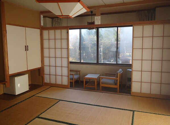 In-room safe, laptop workspace, free WiFi, bed sheets