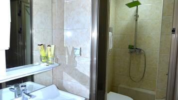 Suite, 1 Schlafzimmer | Waschbecken im Bad