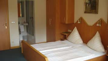 Double Room, Balcony | Desk, rollaway beds, free WiFi