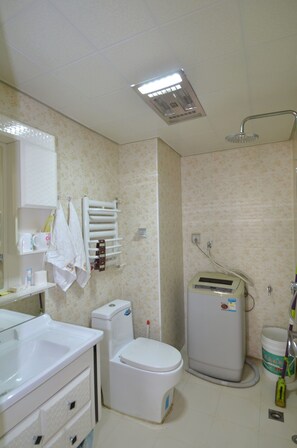 Suite, 1 Bedroom | Bathroom | Shower, free toiletries, hair dryer, slippers