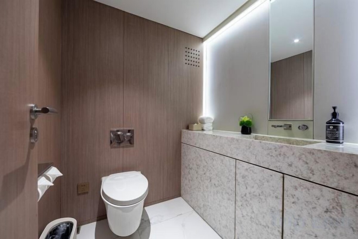Bathroom | Rainfall showerhead, free toiletries, hair dryer, slippers